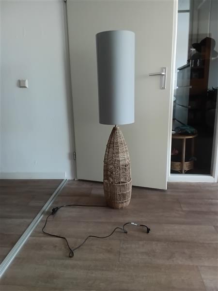 Grote foto sfeervolle zgan lage vloerlamp huis en inrichting vloerlampen