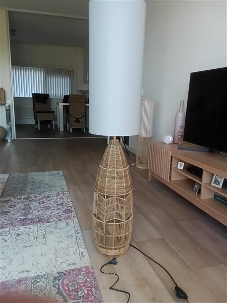 Grote foto sfeervolle lage vloerlamp huis en inrichting vloerlampen