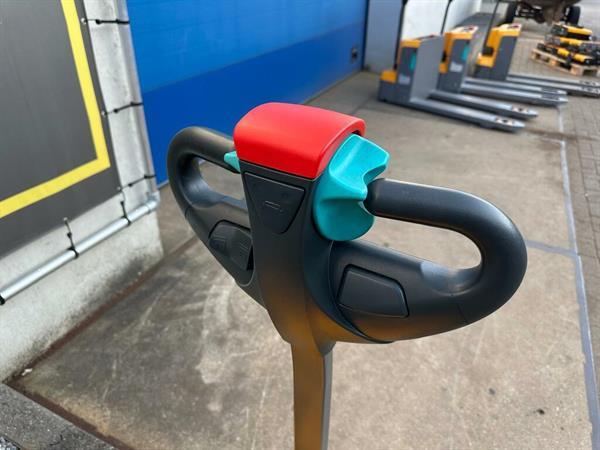 Grote foto vs 22082 elektrische palletwagen jungheinrich eje m13 doe het zelf en verbouw hefwerktuigen
