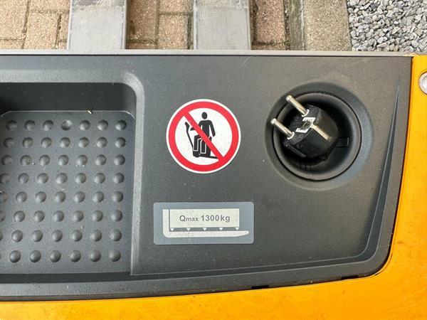 Grote foto vs 22082 elektrische palletwagen jungheinrich eje m13 doe het zelf en verbouw hefwerktuigen