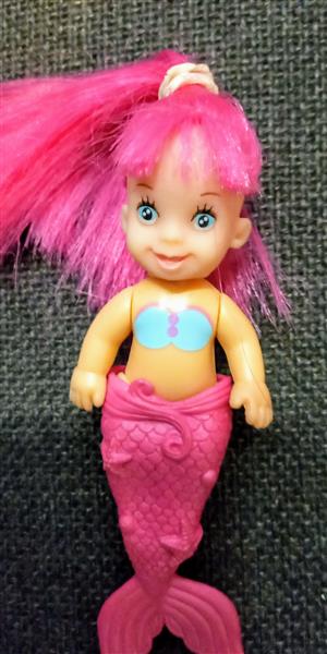 Grote foto ariel de zeemeermin disney met kindje pop59 kinderen en baby poppen