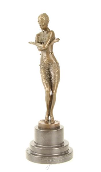 Grote foto een bronzen beeld sculptuur van een bedeesde danseres tuin en terras tuindecoratie