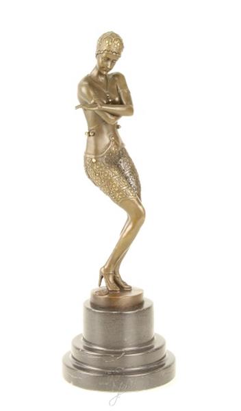 Grote foto een bronzen beeld sculptuur van een bedeesde danseres tuin en terras tuindecoratie