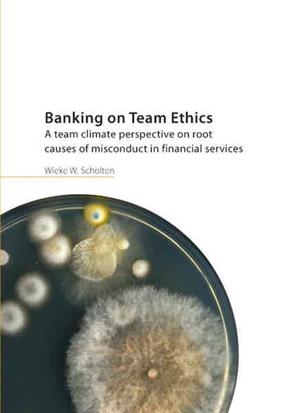 Grote foto banking on team ethics boeken politiek en maatschappij