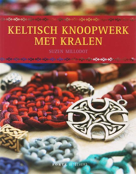 Grote foto keltisch knoopwerk met kralen boeken hobby en vrije tijd