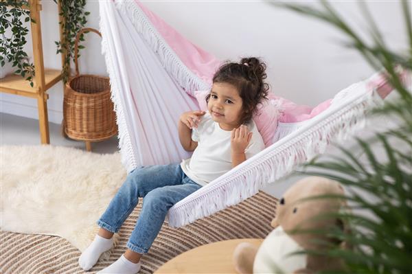 Grote foto luxe hangmat roze met franjes pink cloud pink cloud kinderen en baby complete kinderkamers