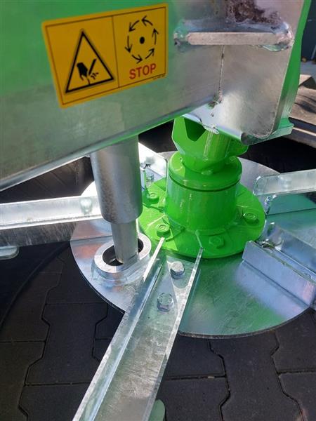 Grote foto zocon voerbandveger driepunt of euro agrarisch mechanisatie