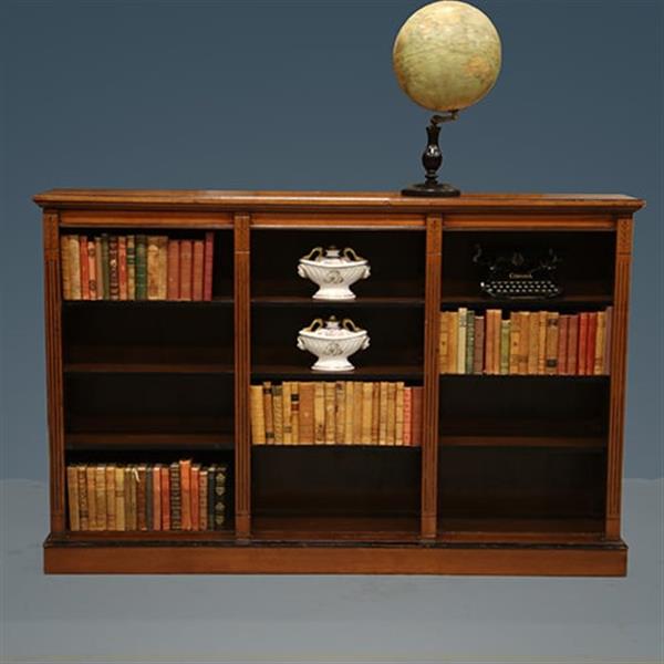 Grote foto lage en brede open boekenkast noten met zwarte accenten ca 1880 no.260610 antiek en kunst stoelen en banken