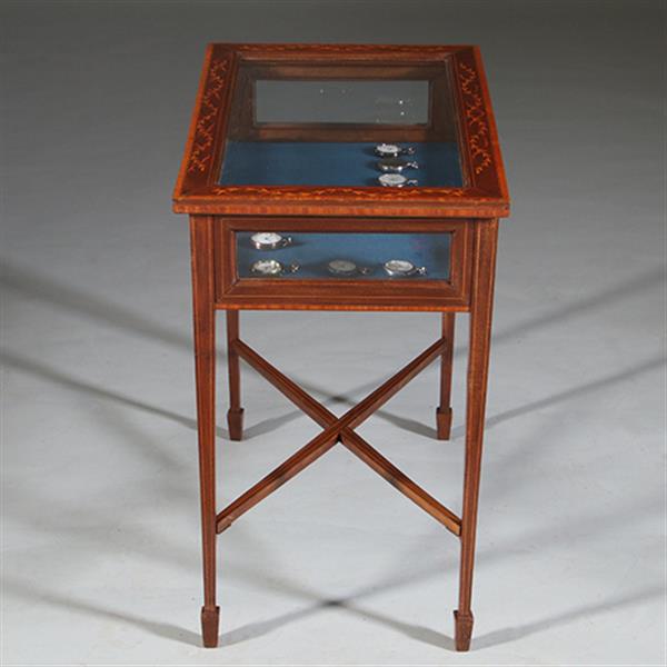 Grote foto vitrinetafeltje ca 1890 mahonie met satijn inlegwerk en facet geslepen deksel no.270140 antiek en kunst stoelen en banken