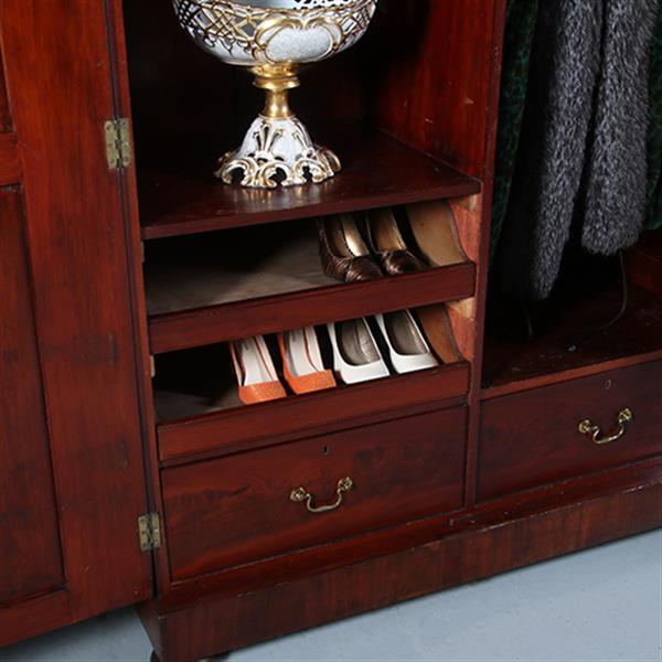 Grote foto victoriaans garderobe kast of kapstok met deuren praktisch interieur ca 1870 no.270115 antiek en kunst stoelen en banken