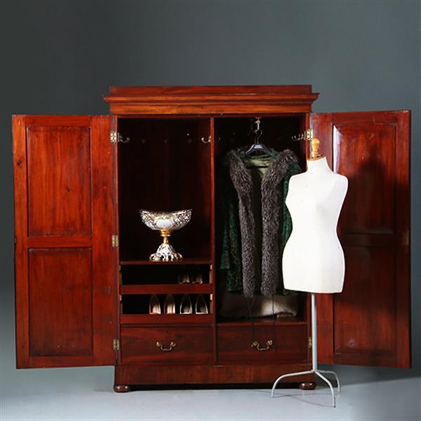 Grote foto victoriaans garderobe kast of kapstok met deuren praktisch interieur ca 1870 no.270115 antiek en kunst stoelen en banken