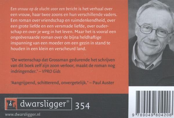 Grote foto een vrouw op de vlucht voor een bericht dwarsligger 354 boeken overige boeken