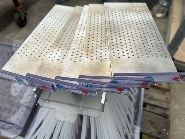 Grote foto lehners handmatige zaaimachine voor trays met 216 cellen agrarisch tuinbouw
