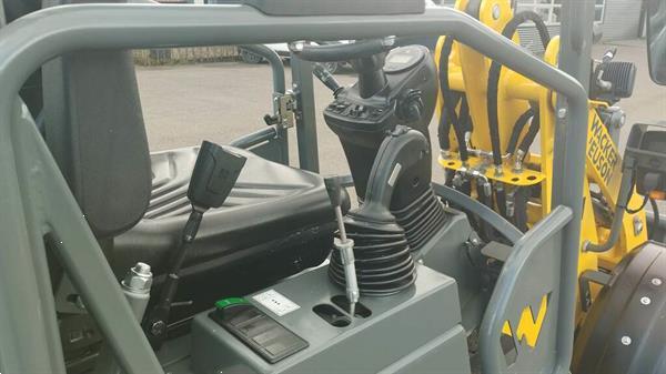 Grote foto wacker wl 20e elek shovel 2.4 ton bj 2021 agrarisch shovels