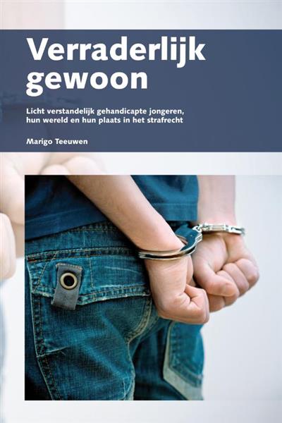 Grote foto verraderlijk gewoon boeken politiek en maatschappij