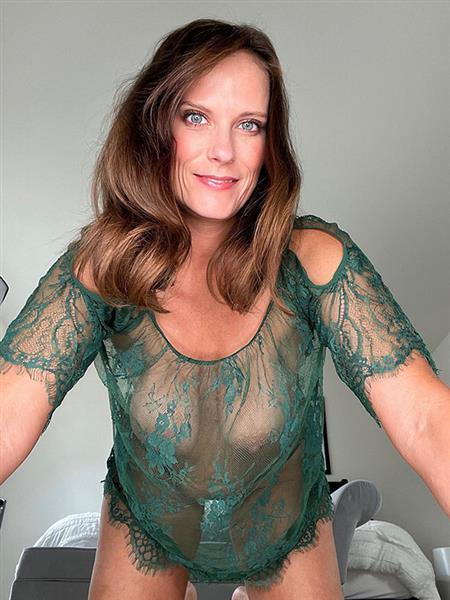 Grote foto ondeugend energiek en zin in seks erotiek contact vrouw tot man