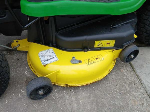 Grote foto john deere zitmaaier tuin en terras zitmaaiers
