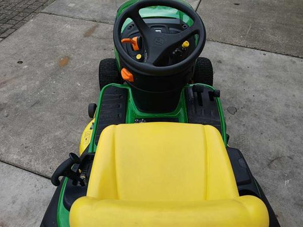 Grote foto john deere zitmaaier tuin en terras zitmaaiers