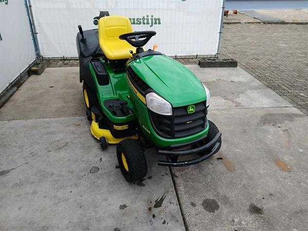 Grote foto john deere zitmaaier tuin en terras zitmaaiers