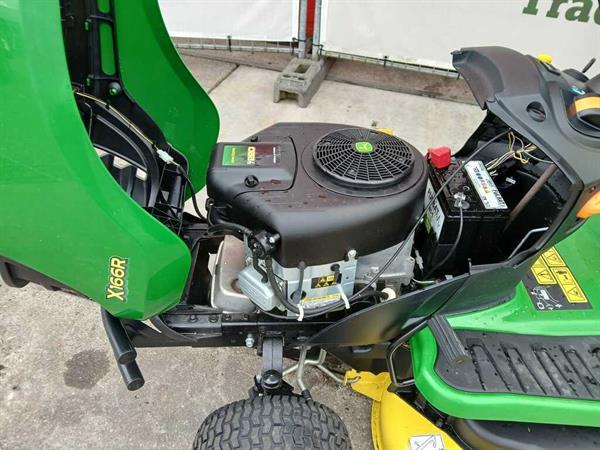 Grote foto john deere zitmaaier tuin en terras zitmaaiers