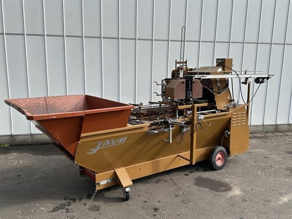 Grote foto javo standaard potmachine met pn. in en afzetter boor en vergrootte grondbak agrarisch tuinbouw