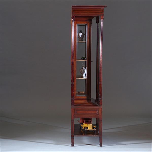 Grote foto salonmeubel vitrinekast of display cabinet vermoedelijk van of omgeving van den bosch en berlage n antiek en kunst stoelen en banken