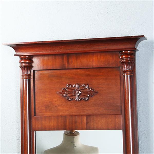 Grote foto smalle biedermeier mahoniehouten schouwspiegel ca 1820 met zuilen no.270135 hoogte 1.28 m. antiek en kunst spiegels