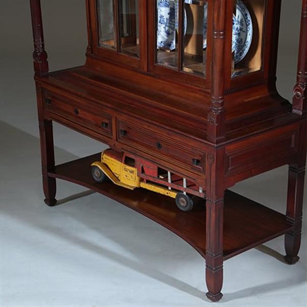 Grote foto salonmeubel vitrinekast of display cabinet vermoedelijk van of omgeving van den bosch en berlage n antiek en kunst stoelen en banken