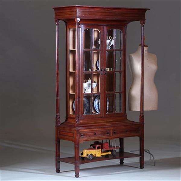 Grote foto salonmeubel vitrinekast of display cabinet vermoedelijk van of omgeving van den bosch en berlage n antiek en kunst stoelen en banken