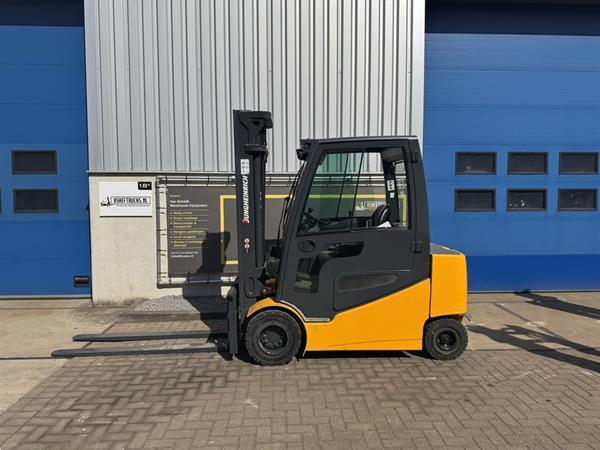 Grote foto vs 22115 elektrische triplex 3 ton heftruck jungheinrich efg 430k agrarisch heftrucks