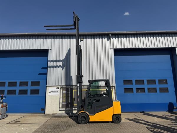 Grote foto vs 22115 elektrische triplex 3 ton heftruck jungheinrich efg 430k agrarisch heftrucks