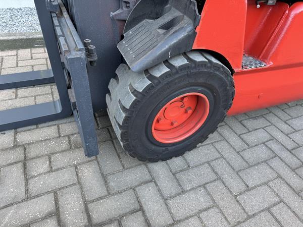 Grote foto vs 22118 elektrische triplex heftruck linde e30 sideshift 8.000mm agrarisch heftrucks
