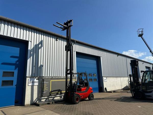 Grote foto vs 22117 diesel triplex heftruck linde h30d freelift sideshift agrarisch heftrucks
