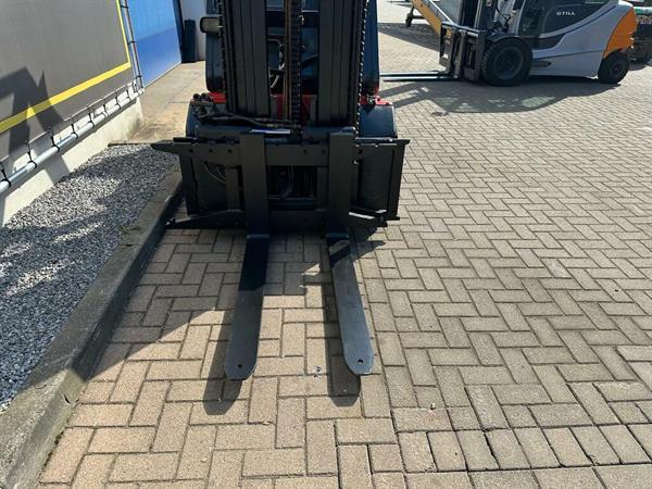 Grote foto vs 22117 diesel triplex heftruck linde h30d freelift sideshift agrarisch heftrucks