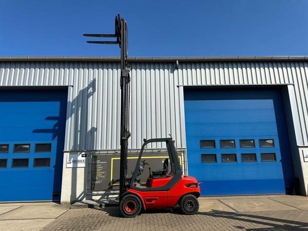 Grote foto vs 22117 diesel triplex heftruck linde h30d freelift sideshift agrarisch heftrucks
