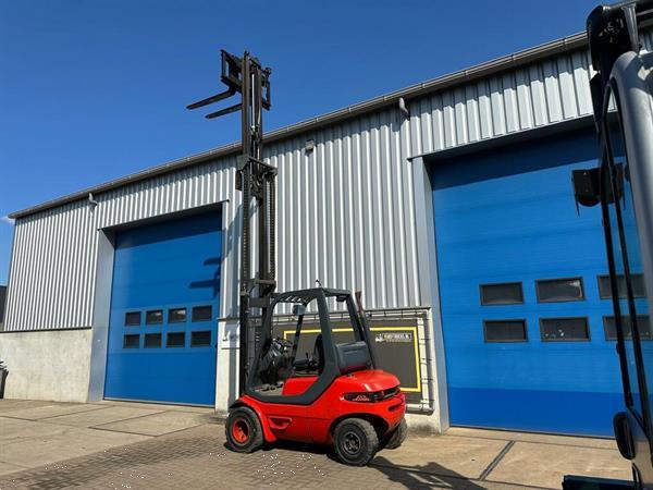 Grote foto vs 22117 diesel triplex heftruck linde h30d freelift sideshift agrarisch heftrucks