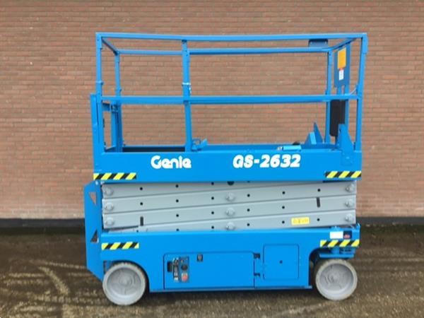 Grote foto schaarhoogwerker genie gs2632 nieuwe batterijen doe het zelf en verbouw hoogwerkers