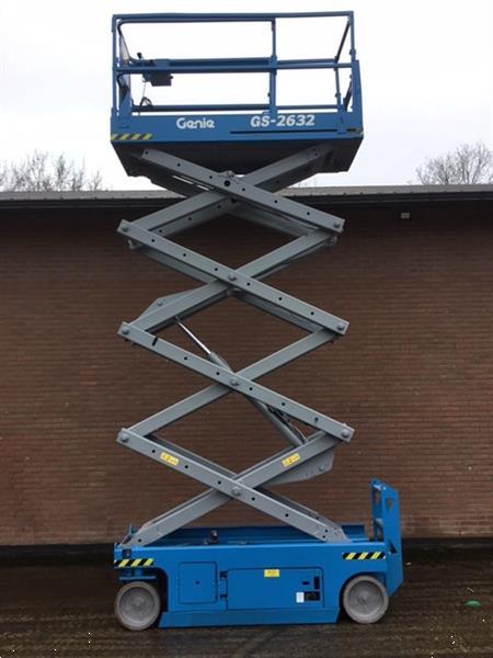 Grote foto schaarhoogwerker genie gs2632 nieuwe batterijen doe het zelf en verbouw hoogwerkers