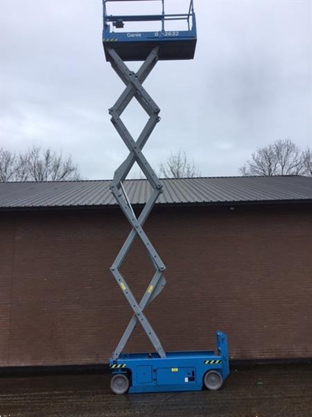 Grote foto schaarhoogwerker genie gs2632 nieuwe batterijen doe het zelf en verbouw hoogwerkers