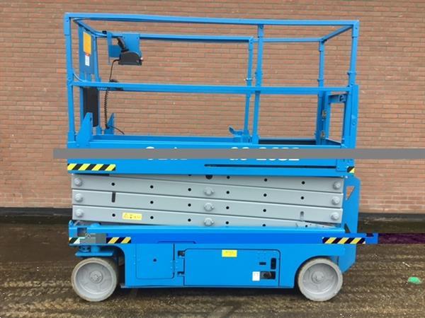 Grote foto schaarhoogwerker genie gs2632 nieuwe batterijen doe het zelf en verbouw hoogwerkers