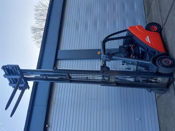 Grote foto linde 2.5d triplo agrarisch heftrucks