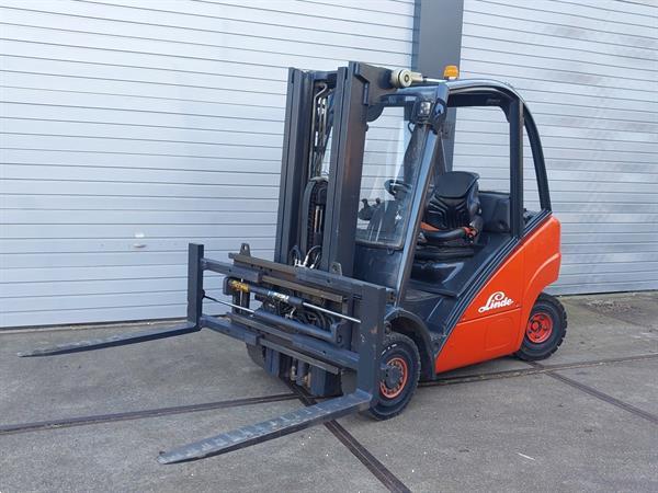 Grote foto linde 2.5d triplo agrarisch heftrucks