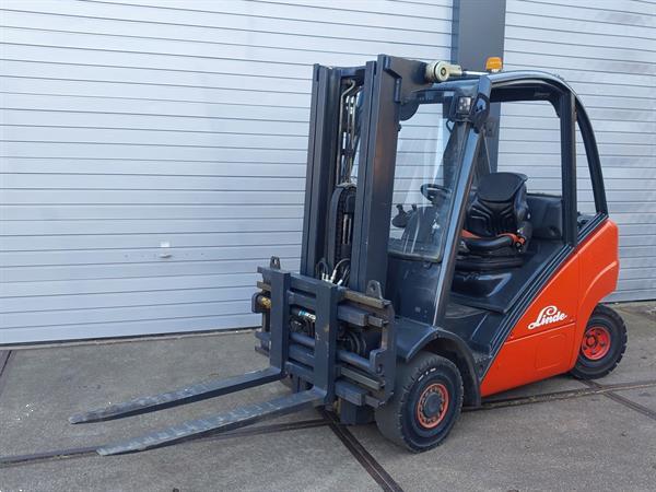 Grote foto linde 2.5d triplo agrarisch heftrucks