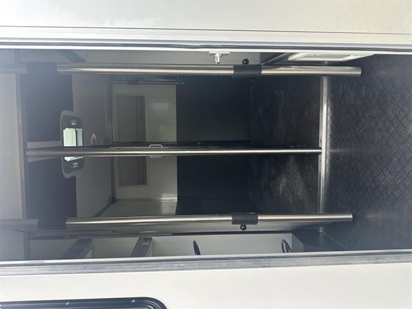 Grote foto horsetruck paardenvrachtwagen renault master nieuw 2025 hengstenuitvoering bpm vrij doe het zelf en verbouw vrachtwagens