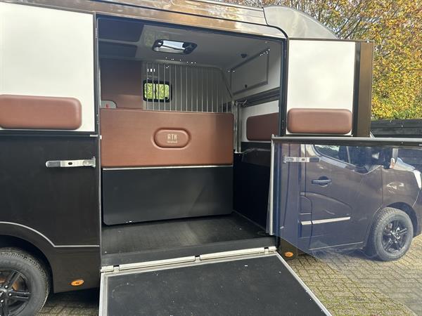 Grote foto horsetruck paardenvrachtwagen renault master atm nieuw 2025 hengstenuitvoering bpm vrij doe het zelf en verbouw vrachtwagens