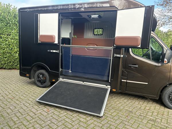 Grote foto horsetruck paardenvrachtwagen renault master atm nieuw 2025 hengstenuitvoering bpm vrij doe het zelf en verbouw vrachtwagens