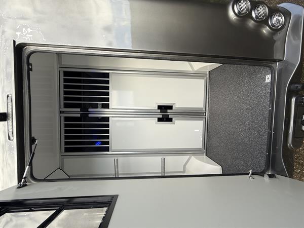 Grote foto horsetruck paardenvrachtwagen nieuw 2025 bpm vrij hengstenuitvoering doe het zelf en verbouw vrachtwagens