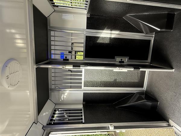 Grote foto horsetruck paardenvrachtwagen nieuw 2025 bpm vrij hengstenuitvoering doe het zelf en verbouw vrachtwagens