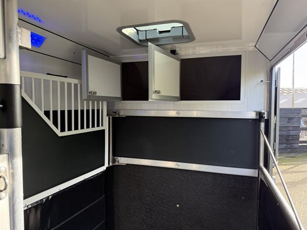 Grote foto horsetruck paardenvrachtwagen nieuw 2025 bpm vrij hengstenuitvoering doe het zelf en verbouw vrachtwagens