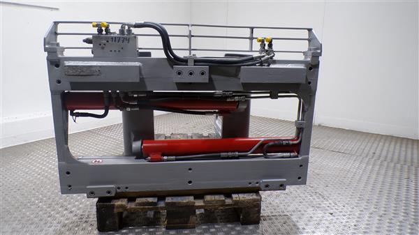 Grote foto durwen balenklem outlet agrarisch heftrucks
